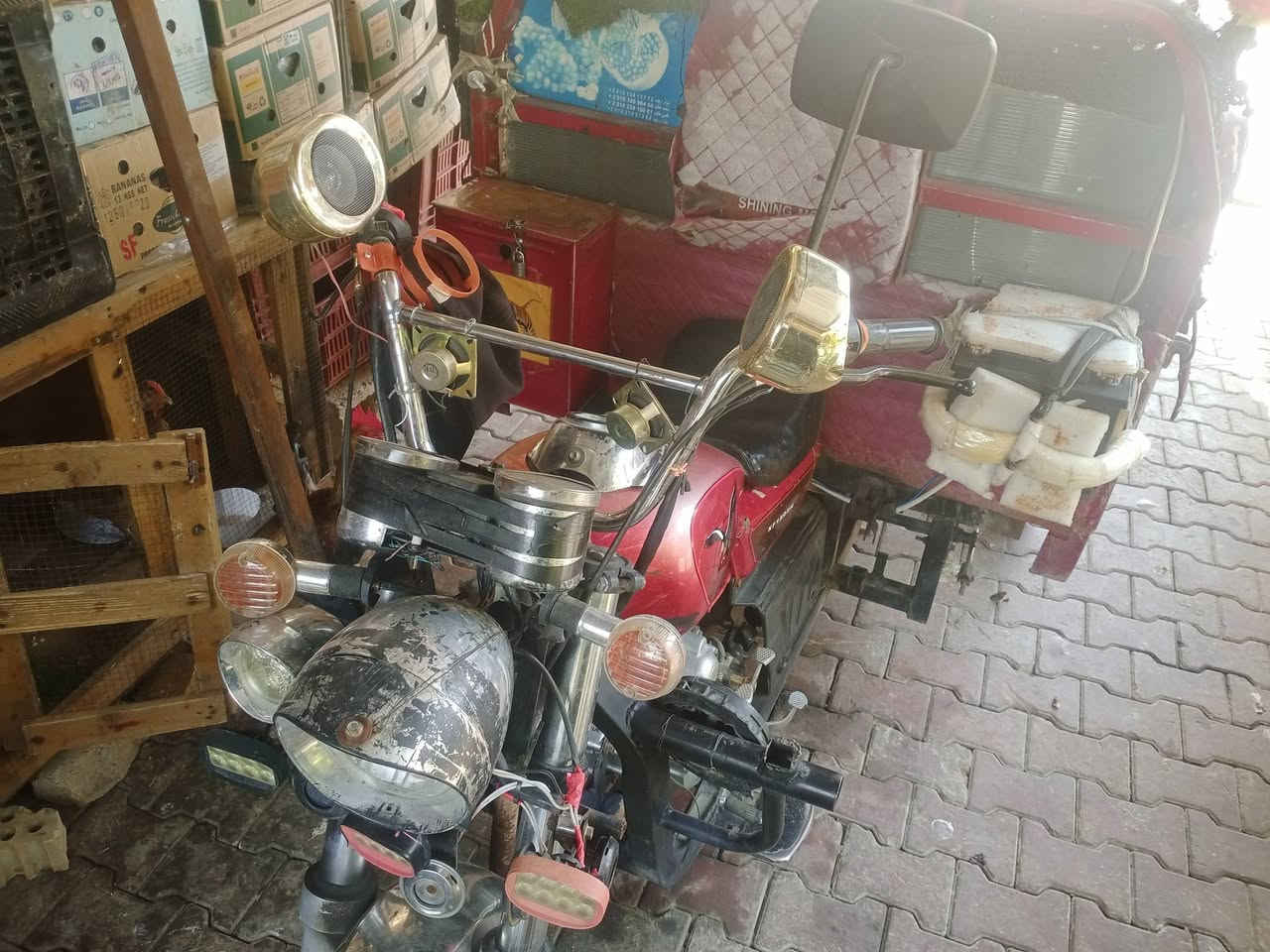 السعر 1,200 وبي مجال***********
