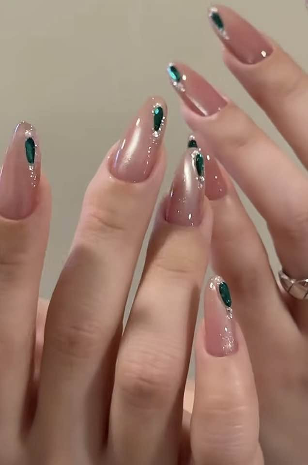 فقط بسعر  20☺️
💅🏼أظافر إكستشن ✨
جل بولش. 10 الف 🔥
لأن اناقة تبدأ من التفصيل الصغير 🌹 
للي نفسك  بأ ظافر  اكستشن ثابتة  ناعمة 
وتصميم تناسب ذوق ✨💅🏼
اربيل  _هافلان _ مقبل. الاسايش _ دخل  
شارع عقارات شيروان 
📲***********
📲***********
