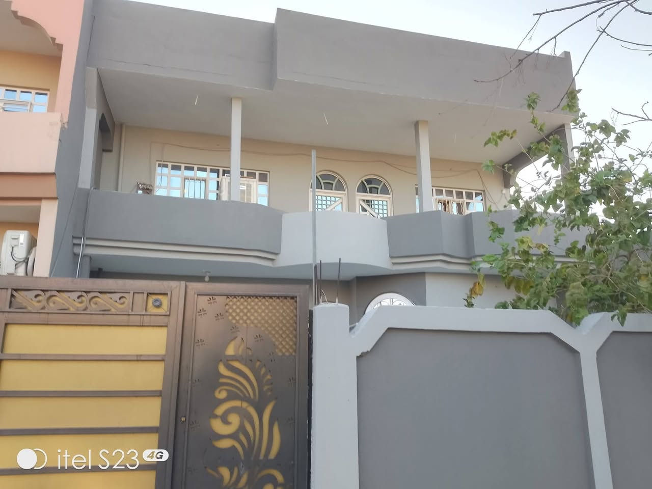 يتوفر لدينا صبغ كافة والمنازل الحديثة والعمارات والمدارس والمولات لدينا خبرة في العمل اكثر من 25 سنة صبغ داخل وخارج ومعالجة رطوبة الجدران وصبغ السطوح مانع الرطوبة الوتر ستوب وصبغ الابواب والشبابيك وشغلنا نظيف وعمالة محترفة وتشبيطات ناعمة وثبات يدوم لسنين طويلة وسرعة في العمل للاستفسار الاتصال على الرقم الموجود في المنشور ***********
