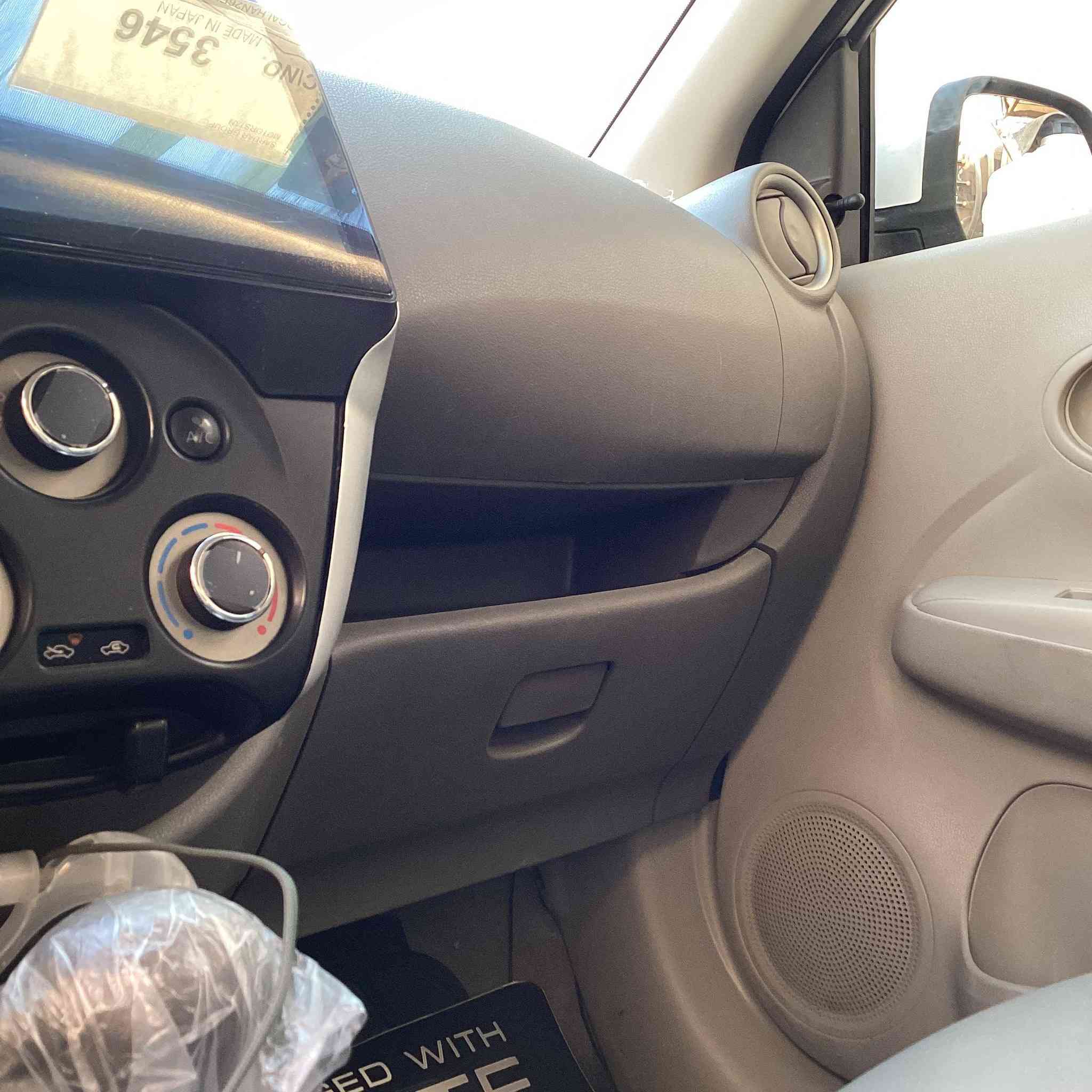 السلام عليكم نيسان سني2022 بأسمي السيارة سنوية لحد الـ2027كير مكينة تبريد ترفئة كُلة كفالة تخم تاير حدادية ماشية 55 قابلة للزيادة مرفق مع سونر كلشي موضح بسونر
المكان 
قرب بسماية
السعر/115
للأستفسار
***********
***********
الأسيا بي واتساب
