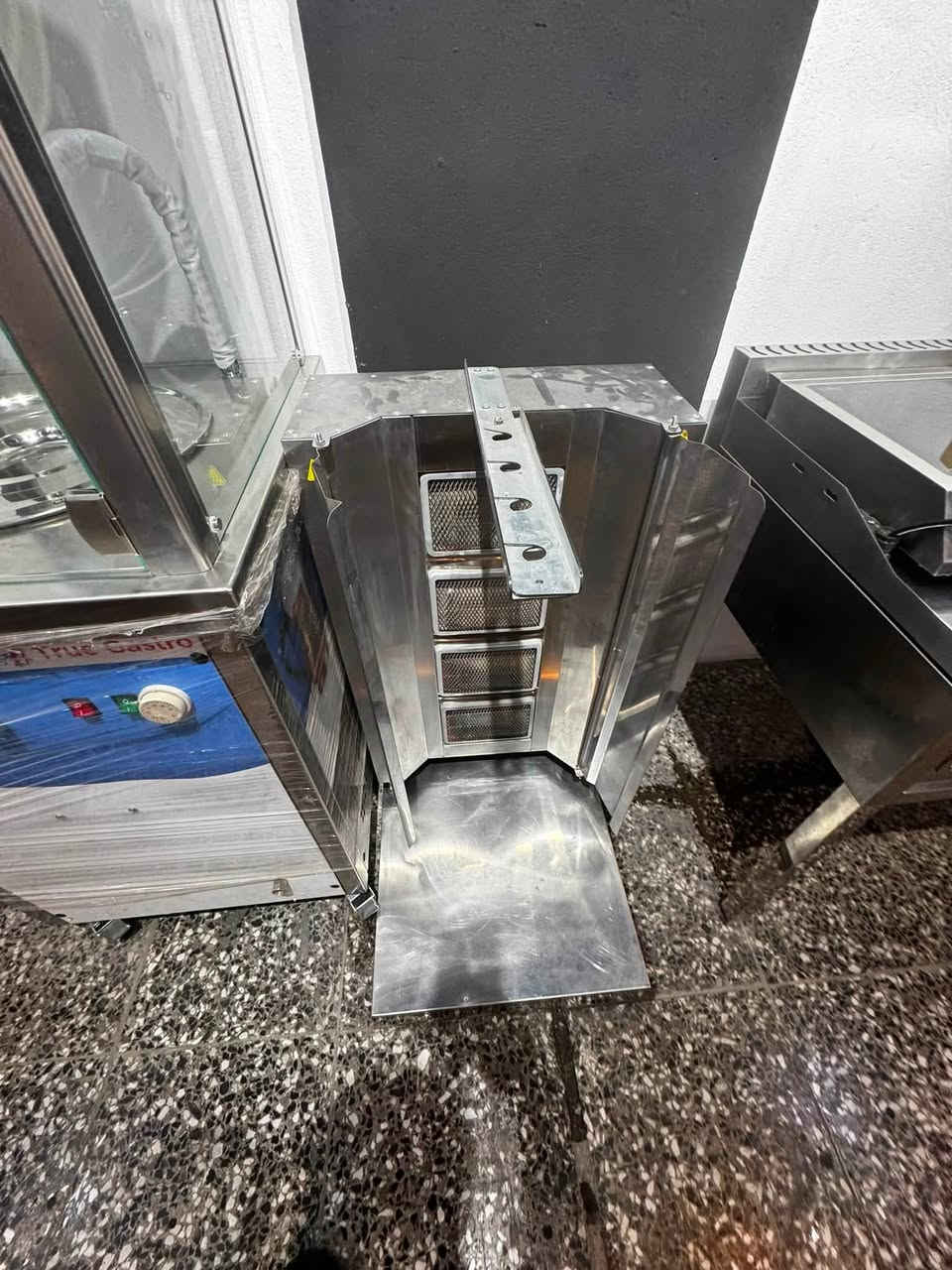 ابو الحسن
👩🏼‍🍳لتجهيز الطعام والفنادق والأفران والكافيهات 👩🏼‍🍳

👩🏼‍🍳بيع وشراء الجديد والمستخدم 👩🏼‍🍳

👩🏼‍🍳العنوان :- بغداد العلاوي شارع الشيخ معروف قرب مقهى البغدادي 👩🏼‍🍳

للطلب والاستفسار الاتصال على الأرقام التالية 

أبو الحسن 

***********
