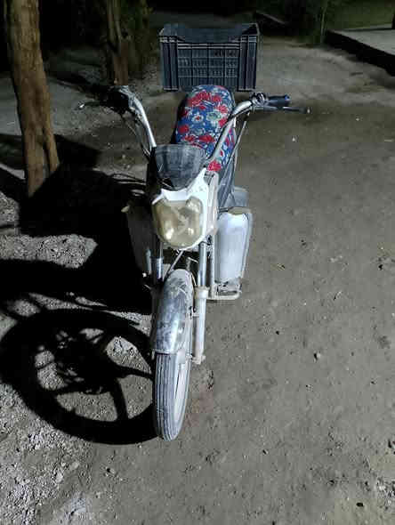 سلام عليكم دراجه شحن البيع البطاريات فتح كورتون السعر . 350..***********
