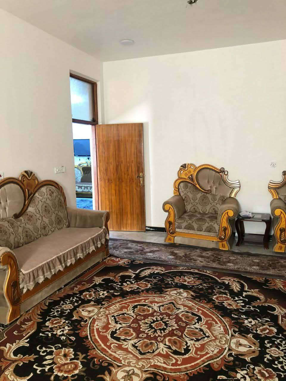 السلام عليكم
دار طابقين للبيع المساحة 200م يتكون من 4 غرف نوم وصالة وأستقبال ومطبخ عنوانه كوت حي الخضراء مقابل الخاجية السعر 100 مليون وقابل للتفاوض للاستفسار مراسلتي على الخاص او الأتصال على الرقم ***********
