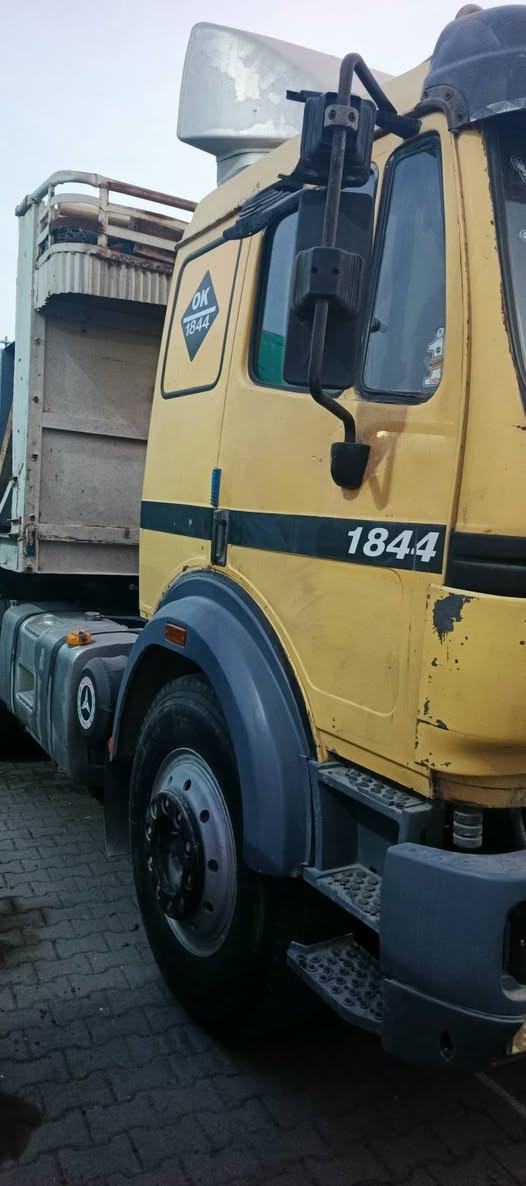 راس البي سبرنك مديل 96اصل نمره بصره مشروع وطني سنويه 29فلات ذات جوانب متحركه متحركه سياره اربع وعشرين تخم تاير مكينه 38صاشي مبطن  كير 160 المكينه خيط بخار العنوان سماوه ***********
