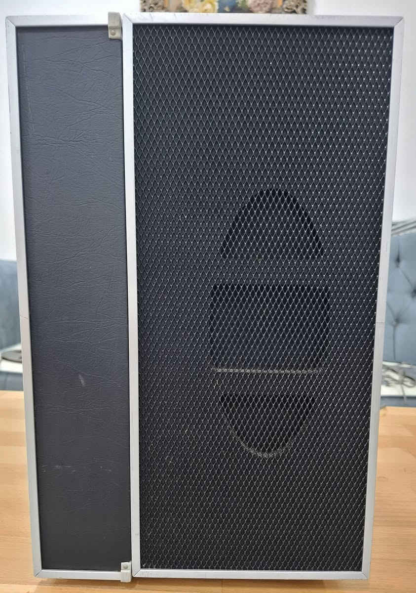 مسجل تيب ياباني ناطق ماركة : SONY TC-540
صناعة : 1969
4 سماعات : 2 داخليات و 2 خارجيات
الواير الاصلي
نظافة ممتازة
السعر نهائي : 350 الف مع التوصيل
السعر نهائي : 350 الف مع التوصيل


**إذا كنت صاحب هذا الإعلان وتريد حذفه لأي سبب، رجاءا أرسل رسالة إلى الدعم الفني**