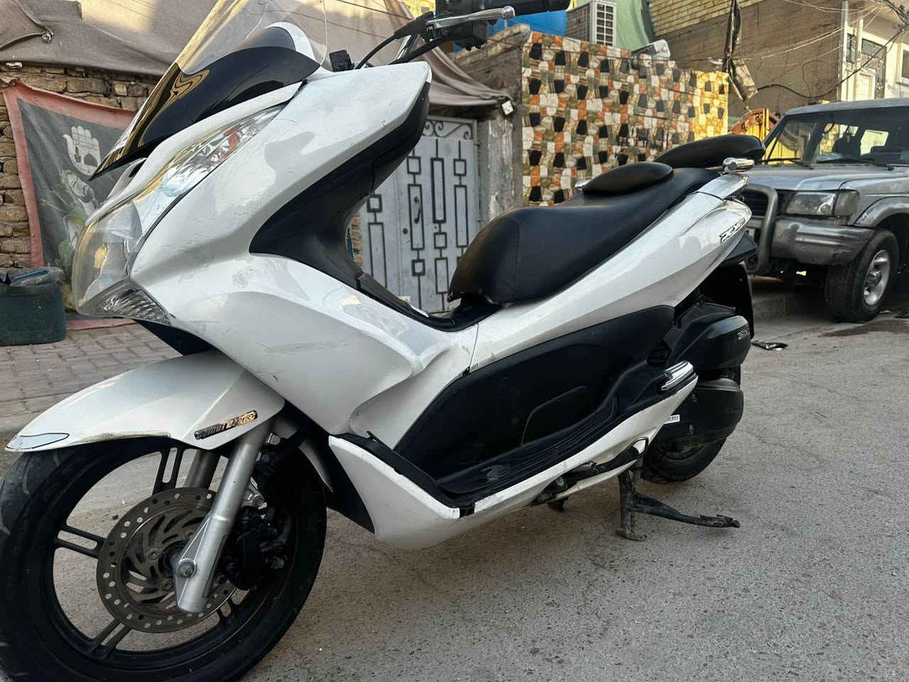دراجه pcx جيل الاول مكينه 150 السعر مليون و250 وبيهه مجال + المكينه مفتوحه متواجد واتساب فقط ***********

