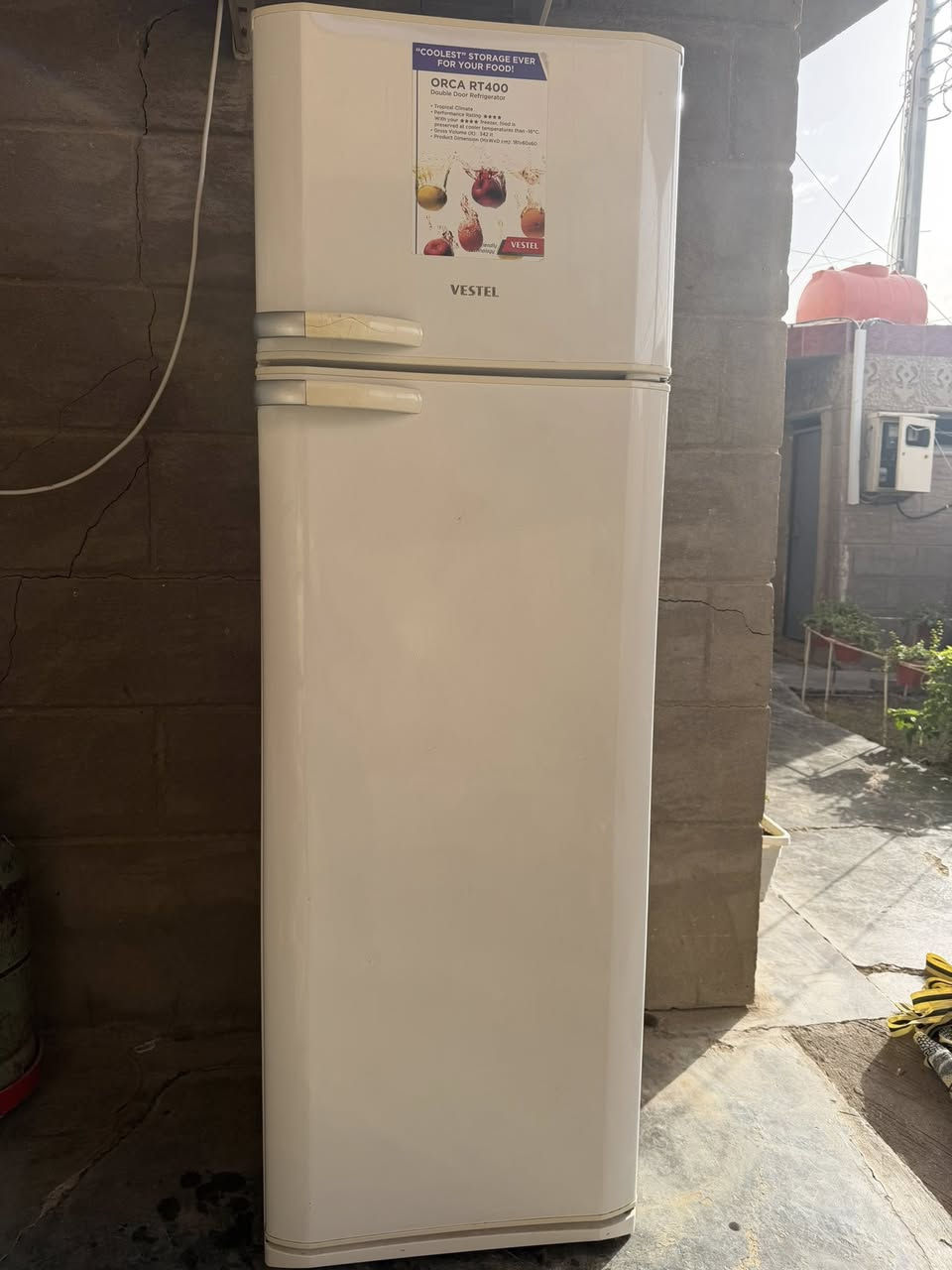 للبيع ثلاجه حجم ١٦قدم
شرط النظافه وشغل 
السعر ١٨٠وبيها مجال 
***********
