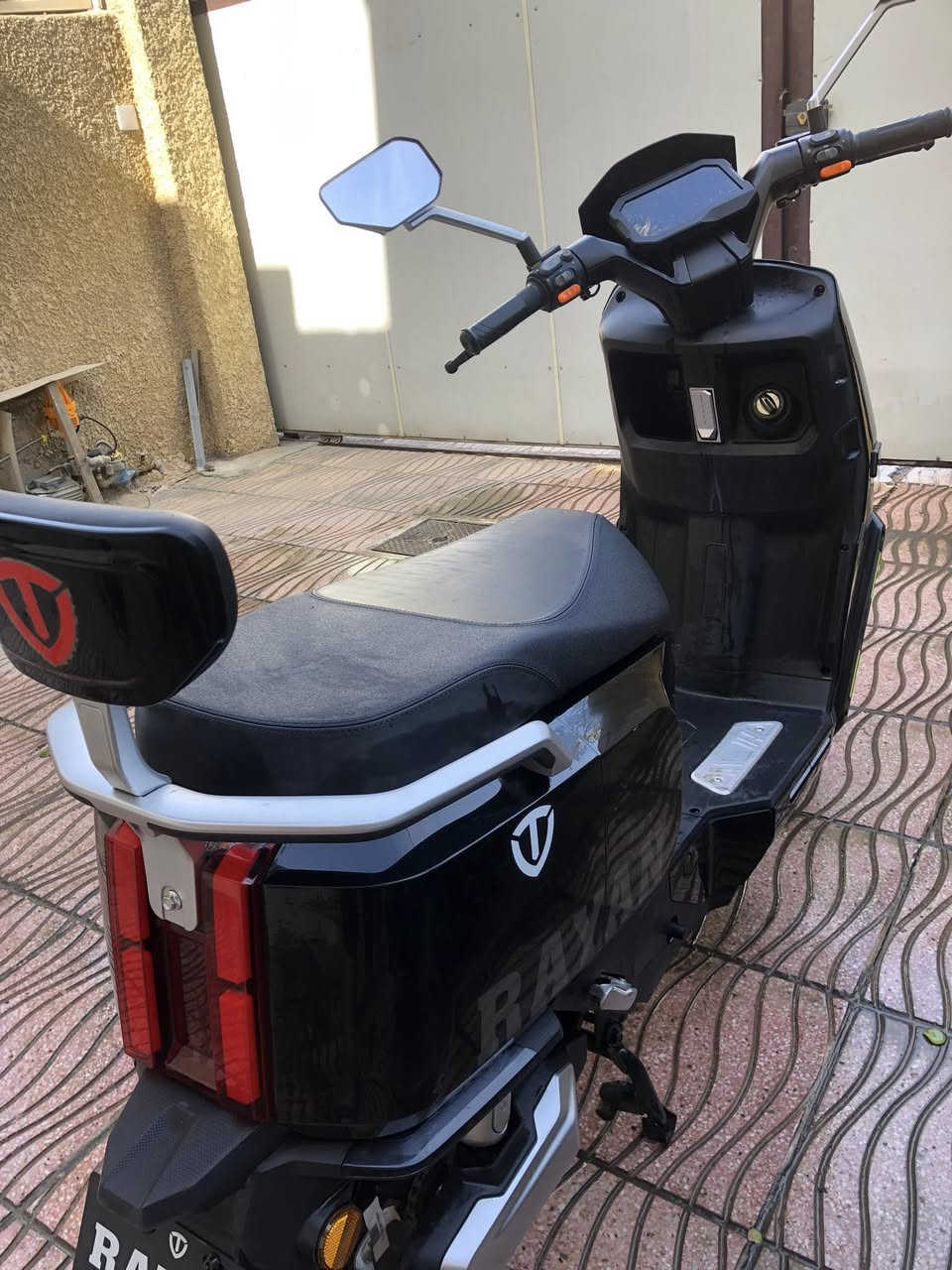 للبيع دراجه ريان نضيفه جدا مكاني المنصور بطاريه ليثيوم استعمال كلش كلش قليل الي يحب يجي يشوف وبخدمته السعر يرجى الاتصال ***********
