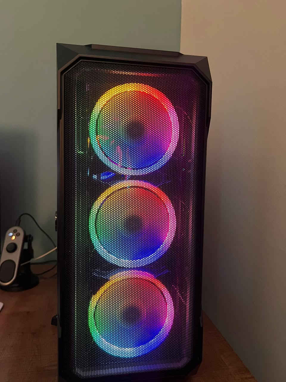 السلام عليكم
Pc مستخدم للبيع 
السعر:١،٢٠٠،٠٠٠
المواصفات:

Gpu: RTX3060ti ventus x2
Cpu: Intel core i712700k
Ram: T-force 16gb 3200
Mb: Z690-p ddr4 
Cooler: Master cooler liquid cooler 240ml
Psu: fsp hydroK 650 Watt
SSD: M.2 2280 pcle gen3x4  lexar n620 1 tb
Case:fantech dynamic 4fan
_________________________

طبعاً القطع من شركات معروفه و الحاسبه RGB 

و كل كراتين القطع موجوده 

للتواصل:***********

