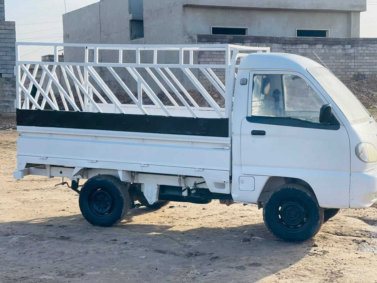 سياره فاو البيع منفيس اصلي كير محرك بشرط شاصي شرط سعر 17ورقه مكان موصل برطله ***********+***********
