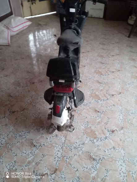 دراجه شحن كامله سعرها 170 مكان بهرز ابو خميس ***********
