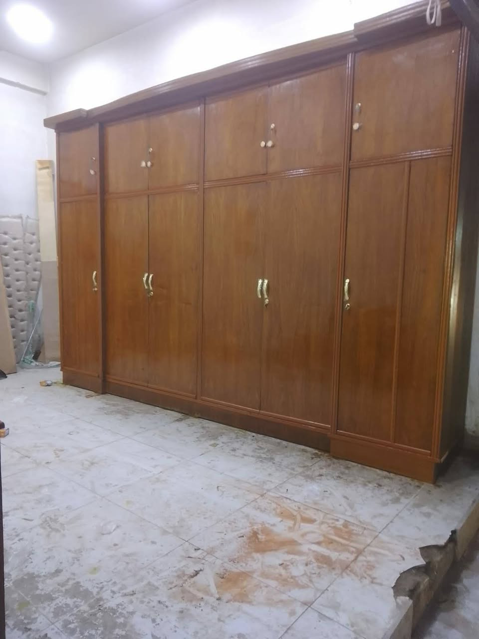 بيع وشراء  كلشي يخص بيتك متوفر  كناتير بكل القياسات بوفيه جرباية كاملة او بس صوميه وغرف صاج وتركي ميز تواليت ونشتري الأثاث المستعمل  تواصلوا ويانه خاص 🌸


**إذا كنت صاحب هذا الإعلان وتريد حذفه لأي سبب، رجاءا أرسل رسالة إلى الدعم الفني**