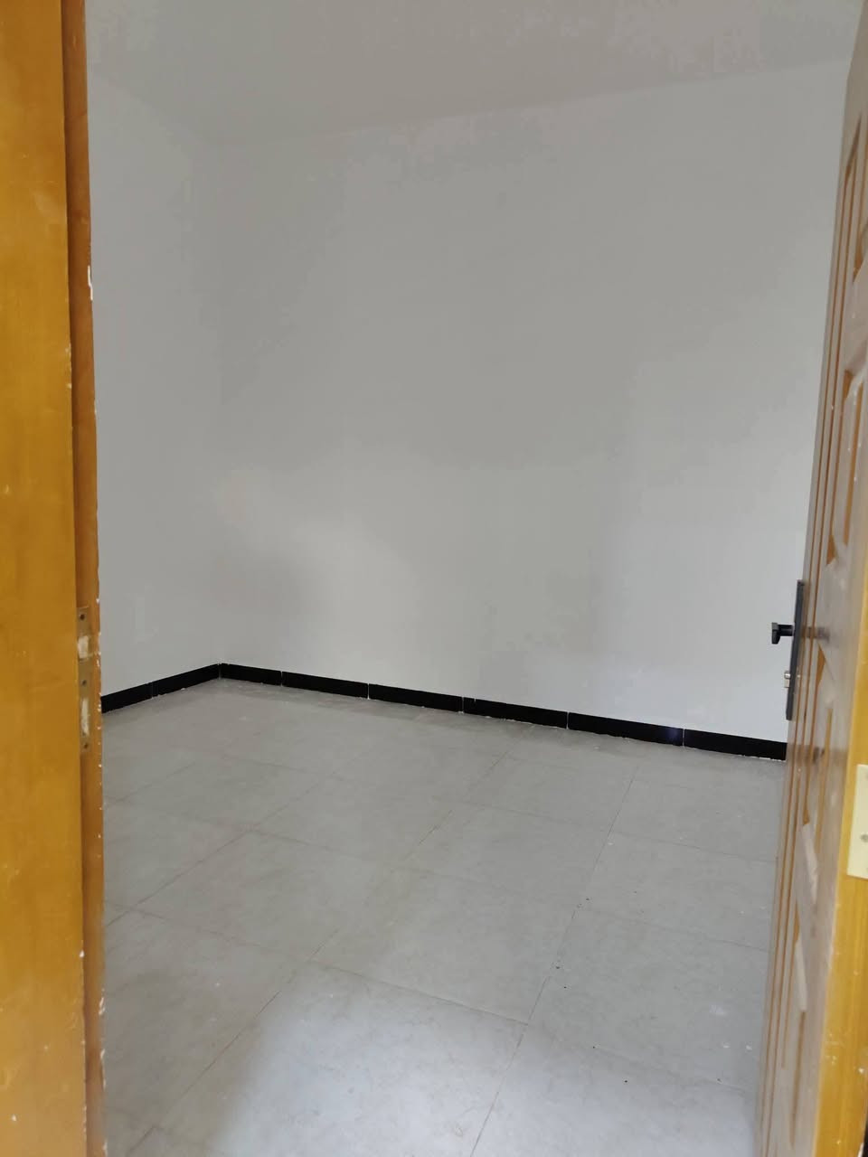 🏡دار للبيع🏡
المساحة: 100 متر مربع

✅ #طابو_زراعي_سند_25_أقرار_محكمه

السعر: 43 مليون  (مع المجال)

الموقع: النجف شارع الصب 

 #ألخط_ألاول

مواصفات البناء:

غرفتين نوم وصاله ومطبخ واستقبال حمامات داخليه وخارجيه وكراج 

بناء مرتب (أساس + سقف كونكريت + طابوك)

أرضية بورسلين أبو الـ 60

الخدمات:#بعد_عن_سوق_100م

ماء كهرباء مدارس سوق تبليط مولد

للاستفسار اتصال

***********او واتساب

