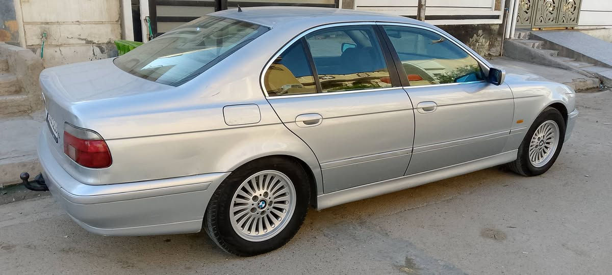 بي ام صقر موديل ٩٨
بلادية بيهة ٣قطع تقريبا صبغ اثر شخوط مكفولة من الحادث السيارة بلادية مو معمرة
رقم سليمانية سنوية بأسمي هزة جديدة 
كير تبترونيك دبل كير 
محرك ٥٢٥ مسكر تك فانوص المرغوب 
لايت حاجب 
تحكم ستيرن 
شاشة اندرويد 
كامرة
تبريد ثلج وية السويج
صدر جديد 
تخم تاير 
محرك وكير ممتازة
السيارة جاهزة من جميع النواحي 
السعر ٩٨ بيهة مجال قليل
مكاني الرمادي
للاستفسار ***********
