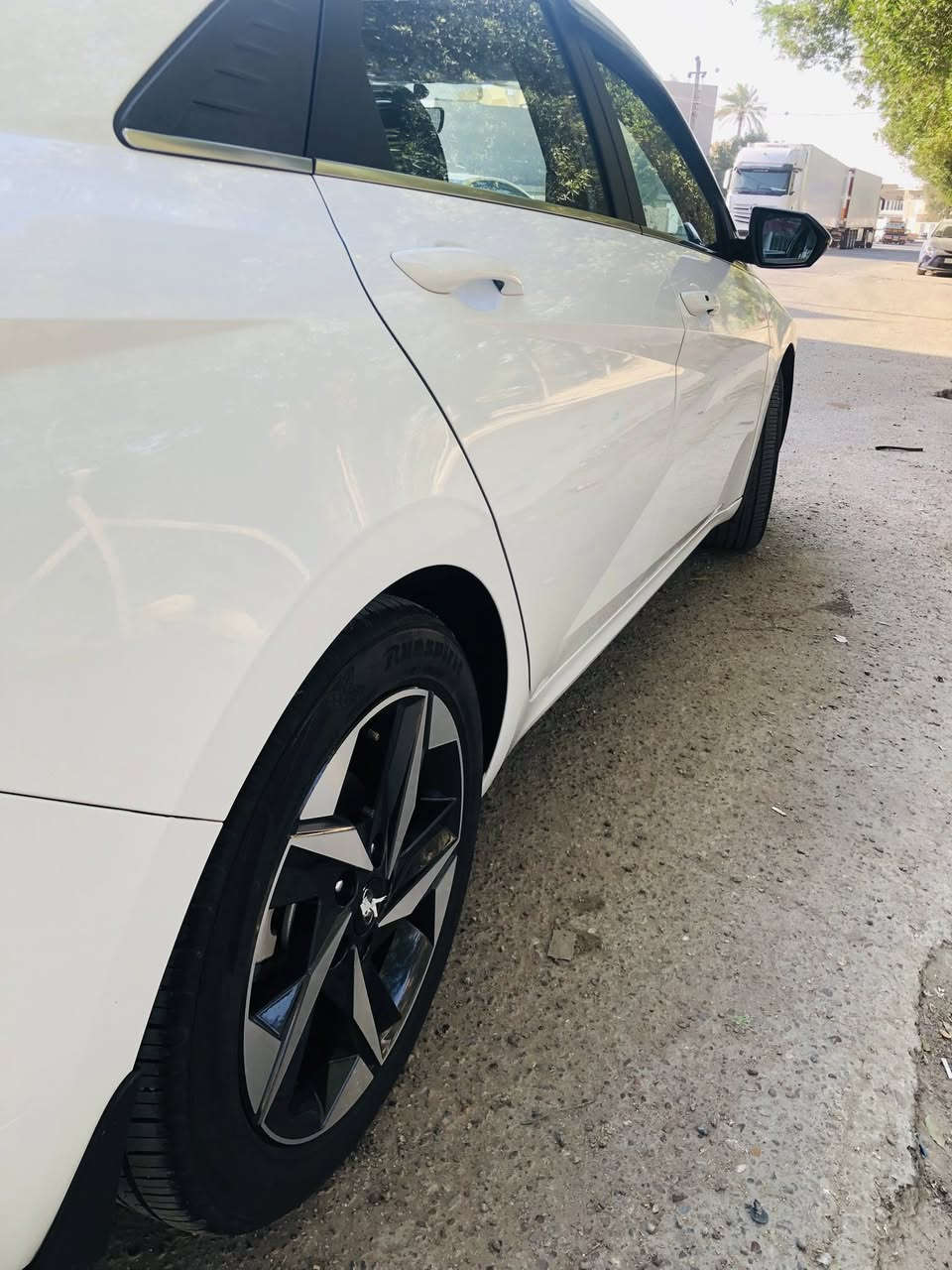 سلام عليكم النترا 2021 خليجيه فول مواصفات
فتحه ✅
بصمه ✅
اشاري مري ✅
تبريد قطعتين ✅
لد امامي خلفي ✅
تشغيل عن بعد ✅
مكان السيارة بغداد الجديدة 
***********
