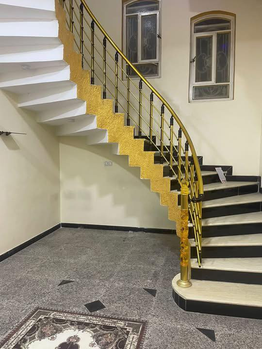 للايجــــــــــــار ✅
.
بيت طابقين للايجار في ياسين خريبط موقع ممتاز بناء حديث يحتوي خمس غرف منام
.

مواصفات البيت  / 
.
خمس غرف منام ، صاله ، استقبال ، مطبخ ، صحيات داخليه و خارجيه ، كراج
.

سعر الايجار مليون ونص 

✅ الذهبي للاستثمار العقاري ✅

#مجــــــاز_قانــــــــونيــاً
—————————————
#ملاحظه لعملائنا الكرام يتوفر لدينا عروض عقاريه بيوت للبيع والايجار في كافة مناطق محافظة البصره كذلك يتوفر لدينا بنايات تجاريه للبيع في مناطق ممتازه بوارد شهري ممتاز 
‏‌‎ للمعلومات اكثر التواصل على الارقام الموضحه او زيارة
الموقع 
البصره_ شارع عام حي الزهراء _ قرب مستشفى النفط
***********
