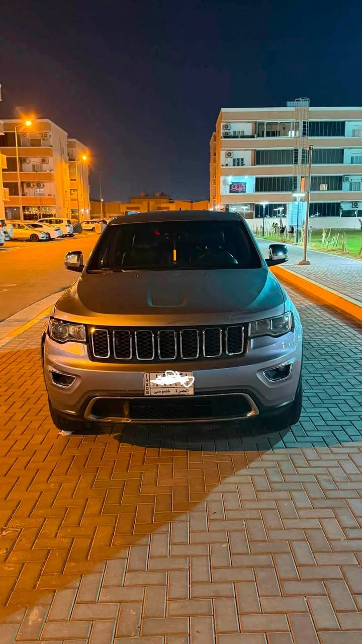 بيه مستعجل
السعر 158 ‭
العنوان البصره ‭***********‬

جيب كراند شيروكي 2018
المحرك : V6 3600
 ماشيه 139 كيلو
رقم بصرة تحويل
 
كلشي موضح بل الصور سونار  موجود
وارد امريكي داخله كلين فقط بارد بل جنطه
هنا صار بيهه حادث  وتبدل مدكر وبنيد شغل درجه اولئ ارباك ضارب 
محرك وگير  كفاله تخم تاير جديد
بيه طخه حالياً باقي عل وضعهه

المواصفات :
تبريد قطعتين
* المقاعد من الجلد حضن.
* المقاعد الأمامية كهربائية .
* ذاكرة لحفظ وضعيات الجلوس . 
* المقاعد الأمامية تدفئة . 
* رادار النقطة عمياء .. 
منظومة امامية زنون . اصلي لايت نهار 
* تشغيل عن بعد .
* صندوق كهربائي .
* حساسات خلفية .
* كاميرا خلفية دوارة.
* المرايا تعتيم / هيتر / قلابة عند الرجوع
* محدد سرعة . 
* نظام بريك اوتماتيكي
