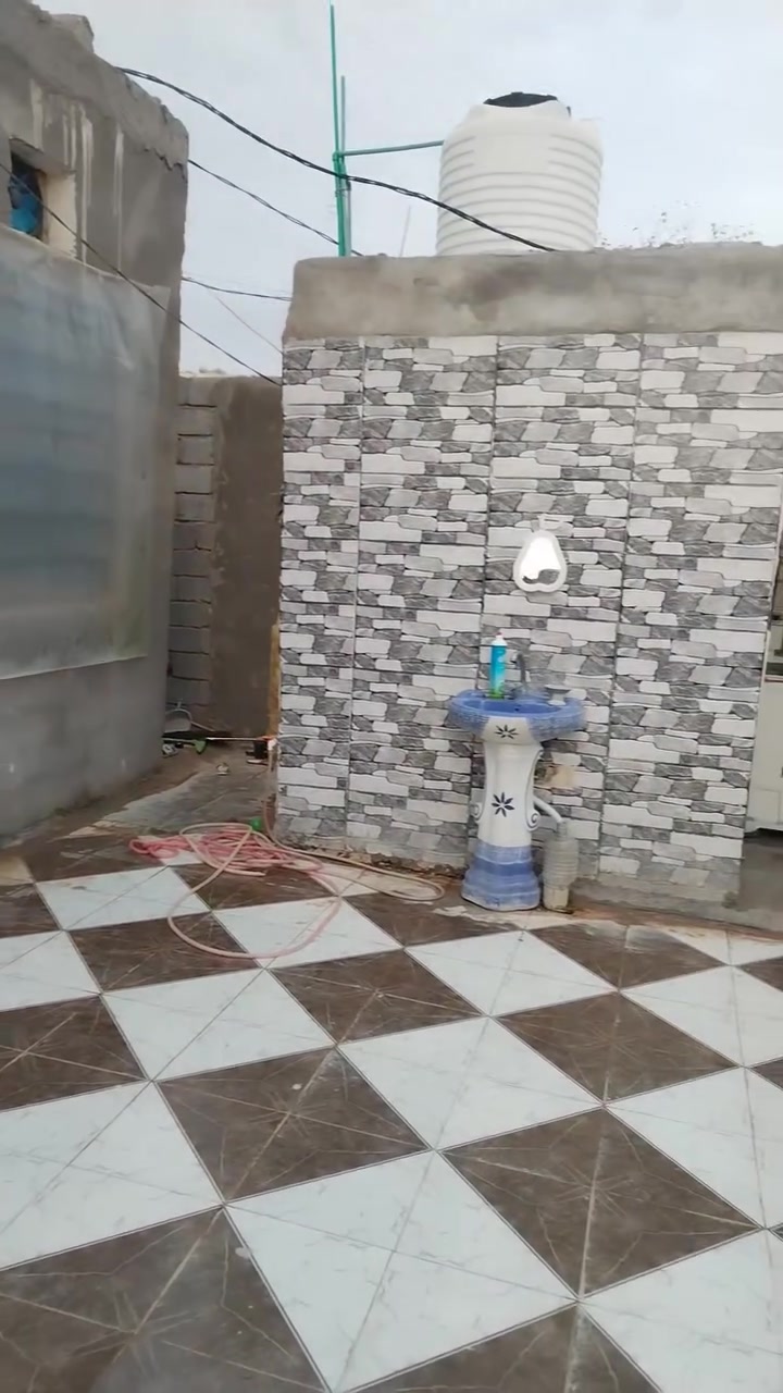 بيت زراعي ركن للبيع المساحة 160متر
يتكون البيت من غرفتين وصالة ومطبخ وترك وصحيات خارجية
متوفر كافة الخدمات

الموقع حي الفلاح

باقي التفاصيل والسعر ع هذا الرقم *********** بيه وات ساب
