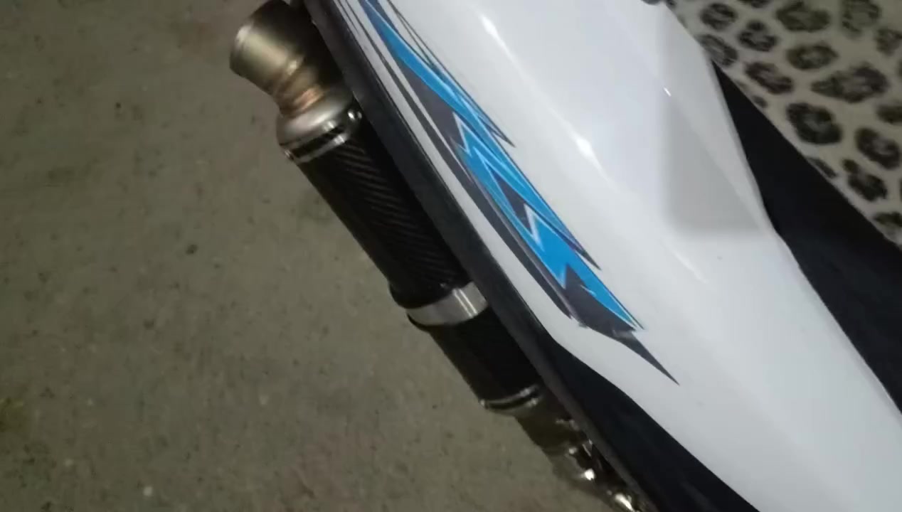 سلام عليكم ماكس عدله بلاديه مجفته مره واحده اصلي شلعه شك الكاع ناقصه باتري وقبق هندر دراجه خير من الله بل مشي سعره400 وبيه مجال مكاني زين القوس شارع المله ***********
