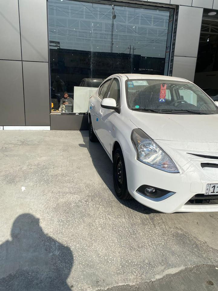 السلام عليكم 

للبيع او مراوس 
سني هندي موديل (2024) ماشيه (21) كم. 
كفاله من البارد والصبغ رقم بغداد مكان السياره بغداد السعر (127) بيه مجال قليل للاستفسار (***********)
