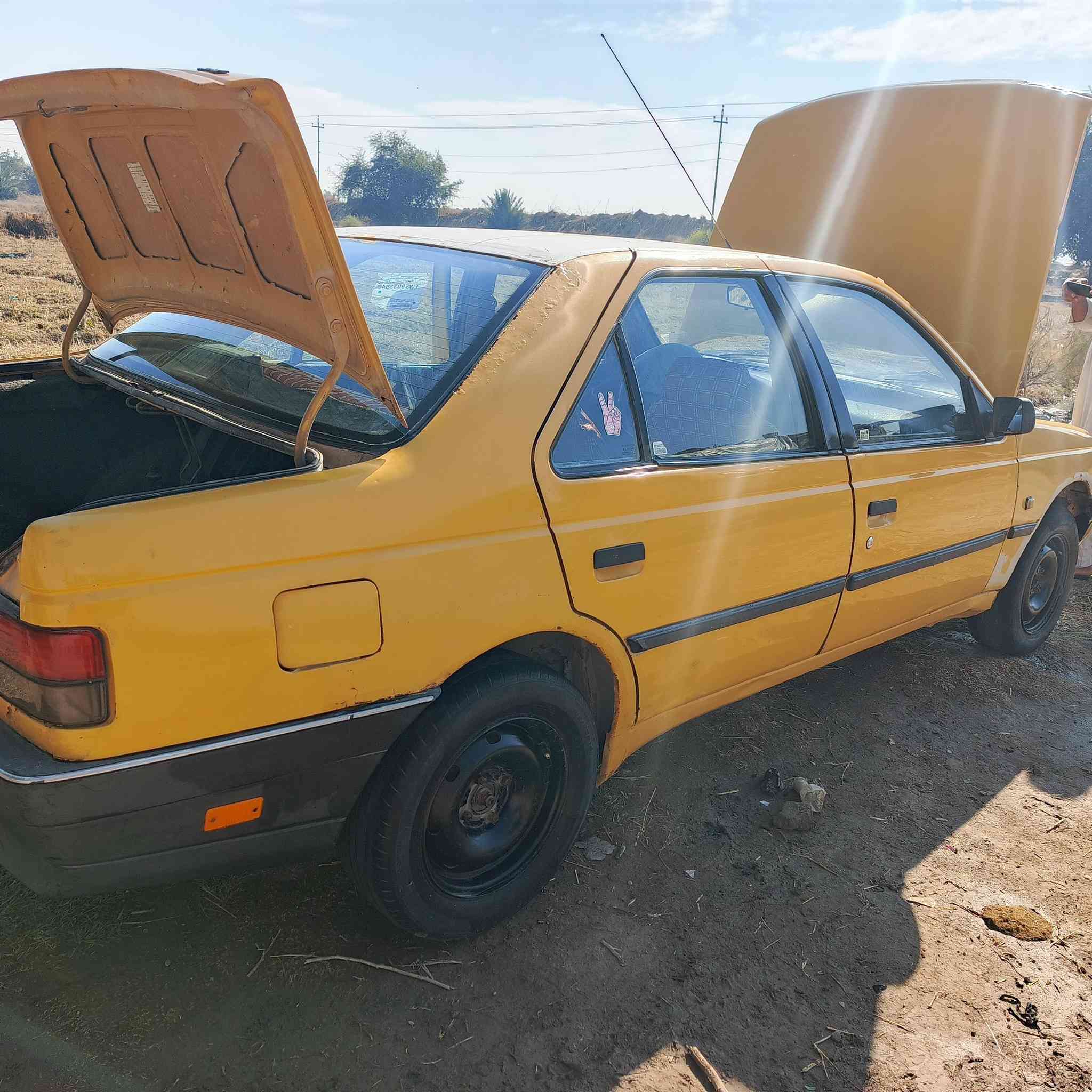 السلام عليكم سياره بيجو للبيع السياره
خير من لله مصفره هيأ وقرامات  السياره مكفوله من كلشي 
كير واكسن نضيفات المكينه لا تنقص ولا تبخر كهرباء يأت كلها شقالة (السعر 16 ورقه وبيها مجال )المكان ذي قار//قلعه سكر ما متواجد على فيس بوك /// نتصلو عل رقم ***********
