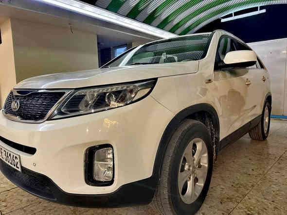 السلام عليكم
سورنتو 2014 
خليجي مكفوله 
رقم اربيل الجديد 
بأسمي تحويل مباشر 
سبعة راكب 
3 قطع تبريد 
4 سلندر(2400) 
حساسات خلفية و أمامية 
نظام ECO 
كامرة و شاشة 
دوشمة 7 مقاعد جلد
سيارة نظيفة جدا 
مكانها بغداد  حي الإعلام قرب تقاطع درويش
السعر 170 بي مجال للطيبين 
للإستفسار   ***********
