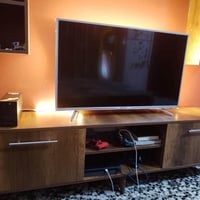 ميز تلفزيون • تواصل خاص