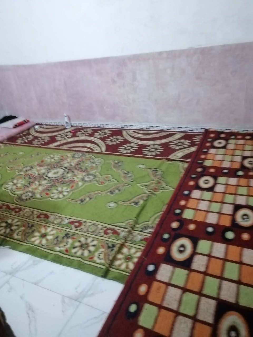 السلام عليكم اخوان بيت طاب وزراعي سنه 25 مساحه 180 في محافظه الديوانيه حي العسكري قرب حي الشرطه على غرفتين وصاله ومطبخ وبراري وكافه الخدمات السعر 30 وبمجال ***********
