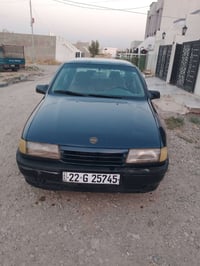 موديل ١٩٩٠ • سيارة
