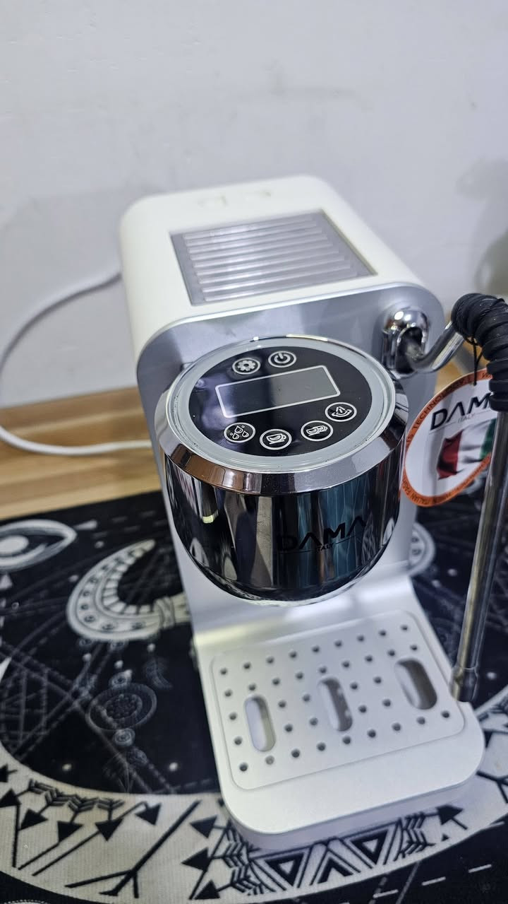 متوفر للبيع ماكينه قهوه.


**إذا كنت صاحب هذا الإعلان وتريد حذفه لأي سبب، رجاءا أرسل رسالة إلى الدعم الفني**