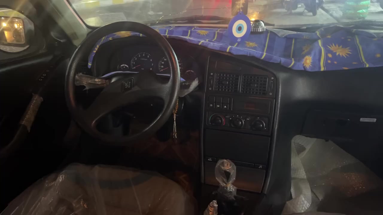 بيجو روئ بلديه سياره ماشيه 49 حقيقي بيه رصعه بلباب وره السايق والباب الووره الصدر بينات سياره بغداد الحريه 
*********** سعر 55 $
