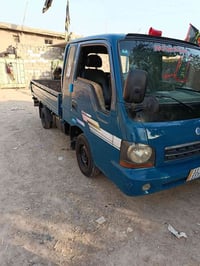سياره فونتيره ام عيون بسمي مكفوله موديل 2002مكاني جسر ديالى القديم الس...