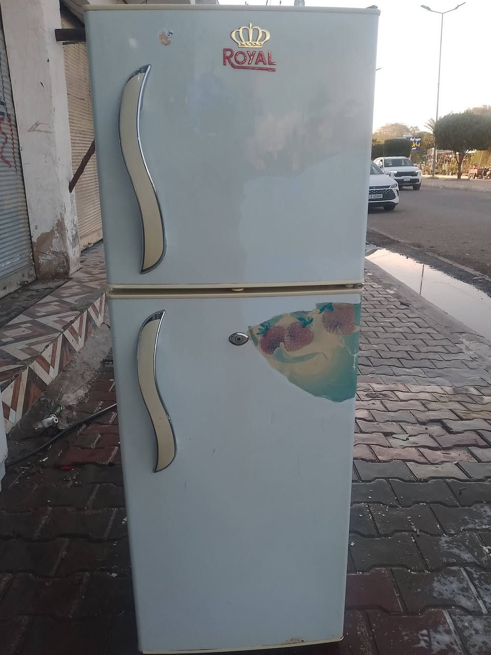 ثلاجه 10 قدم للبيع شغاله 
***********
