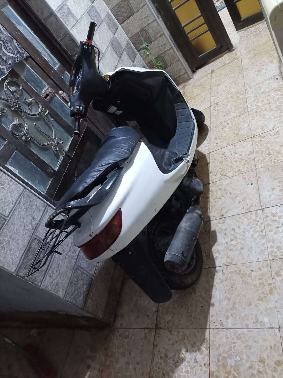 سلام عليكم ورحمة الله وبركاتة دراجه فراشه فحل للبيع دراجه نكره سلف وهندر لايت امامي اشاير يمنه يسره وره وكدام زوج تايرات جدد يدات رياضي دراجه خير من الله سعر 275الف مكاني نجف شارع جامعه الكفيل مقابيل شارع 60الاول ستفسار اكثر ***********الشراي بخدمته
