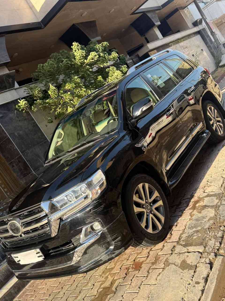 تويوتا ساز لاندكروز 2019
VXS 8 سلندر 
رقم بغداد باسمي
محرك 5700 المرغوب 
فول مواصفات اعله فئه بل لاندكروز 
سياره بدون صبغ 
ماشيه 76 الف كيلو متر 
السعر 570 
الرقم  *********** هذا رقم صاحب سيارة أني مكلف بل نشر
