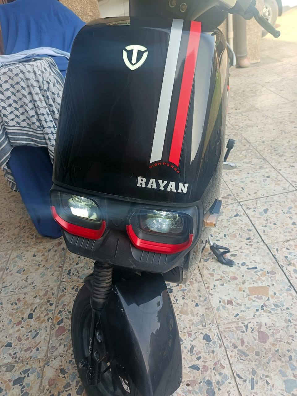 السلام عليكم دراجه شحن ريان 2025 بطاريات جدد بيها شخوط بسيطه كلش الدراجه اخت الجديدة  تجي بصمتين و سويجين و مكاني بغداد شارع فلسطين  و سعرها 650بيها مجال للشراي فقط متواجد ع واتس اب و ع فيس *********** بيها مجال للشراي بس بس اكرر و اعيد
