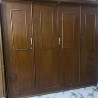 ميز تواليت • ٤ أبواب • ١٥٠