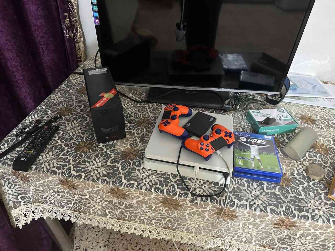 🔥 للبيع: بلايستيشن 4 سليم (PS4 Slim) بحالة ممتازة جداً 🔥

✅ بلايستيشن 4 سليم
✅ مهكر (غير أونلاين) بنسبة استقرار للتهكير تصل إلى 90٪
✅ النظام 12.52 (يُعد من ثاني أكثر الأنظمة استقراراً للتهكير)
✅ ياباني أصلي
✅ نظيف جداً ولم يدخل الصيانة أو الفك نهائياً

🎮 مع هارد خارجي 500GB يحتوي على:

- God of War Ragnarök
- Ghost of Tsushima
- PES 2026 Monster Patch
- The Last of Us Part II (معربة)

🎮 ومثبت على الجهاز أيضاً:

- Red Dead Redemption 2 (معربة)
- Red Dead Redemption 1
- Sifu

⚡ ويأتي معه UPS بقوة 850VA

- جديد وحالته ممتازة
- يحمي البلايستيشن من انقطاع الكهرباء المفاجئ
- يحافظ على الجهاز والهارد من التلف وتقلبات الفولتية
- يمنحك وقتاً لإطفاء الجهاز بشكل آمن

💰 السعر النهائي: 320 ألف دينار وبيه مجال للناس المرتبين 

📲 للتواصل واتساب: ***********

الجهاز جاهز للاستخدام مباشرة، ومناسب لمن يريد تجربة ألعاب كبيرة مع تهكير مستقر وحماية إضافية بواسطة الـ UPS.
مكاني نجف
