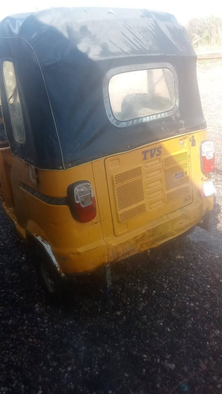 تكتك للبيع موديل 18 تكتك نضيفه وحلوه شغاله نكره سلف كل عطا مابيها نافضها نفض السعر 3وونص ولي مو شراي لا يتعبني فدوه هاذا رقمي ***********
