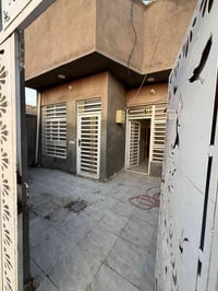 المناذرة حي المطاط • بيت زراعي • ١٠٠م