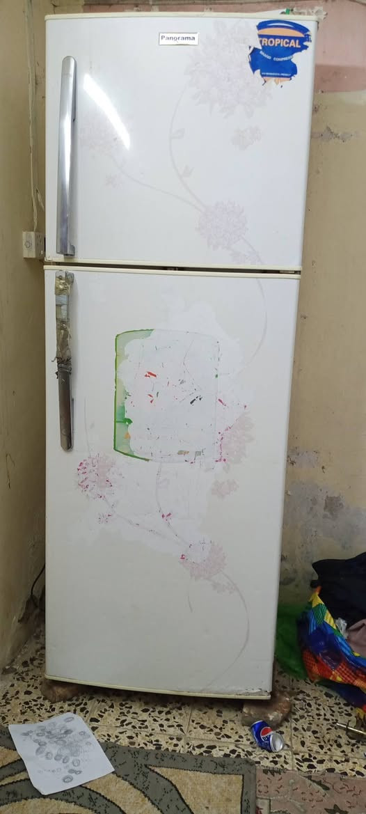 السلام عليكم للبيع ثلاجه السعر 50 رقم  يتصل علي على الرصيد ***********
