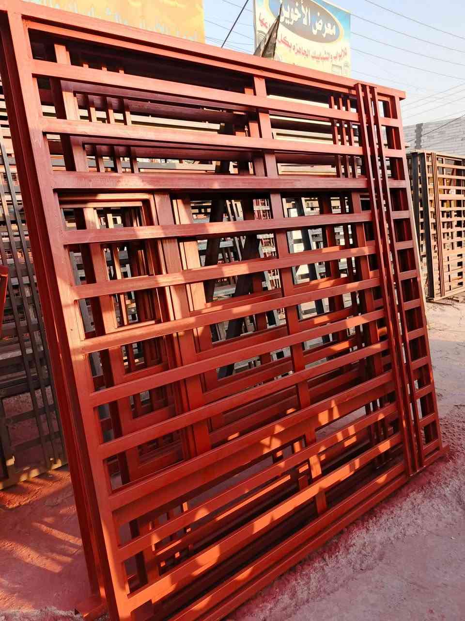 حداحده علي الشمري ابواب شبابيك محجرات سقايف كرفانات بغداد الدوره شارع ستين رقم الهاتف واتساب ***********
