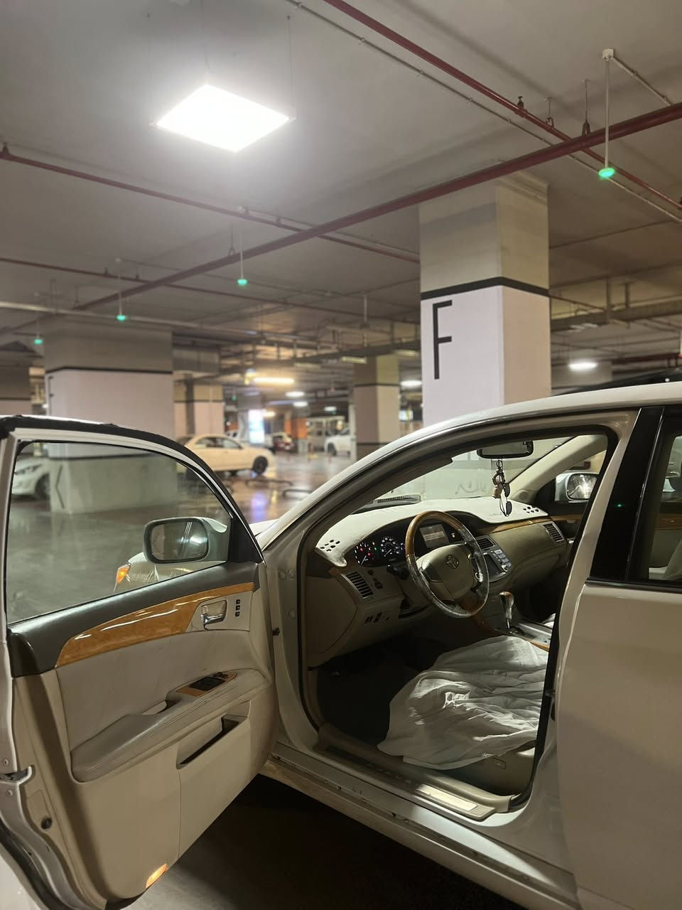 توێتا ئەڤەلۆن بۆ فرۆشتن.                                                              2006.                                                                                           بڕاوەی دوبەی بەتامی ساخ.                                                                            قەپات مواسەفات                                                                             هەمووگیانی بەشەرت.                                                                                         سەیارەکە لەنزیکۆ لەڕەسمەکان جوان ترە.                                                      شوێن سلیمانی.                                                                                ***********
