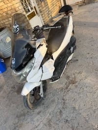 pcx جيل اول دراجه متروكه عوزها فيوزات وكفرات دراجه ياباني ابيع على وضع...