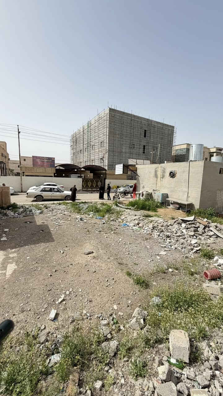 ( قطعة ارض للبيع ) 🚧
مقابل باب طوارئ مستشفى بيجي وجه بوجه القطعة مساحتها 300 متر 
وبيها محل
نزال ٢٠ - وجه ١٥

للأستفسار على الرقم : ***********
او على الخاص

