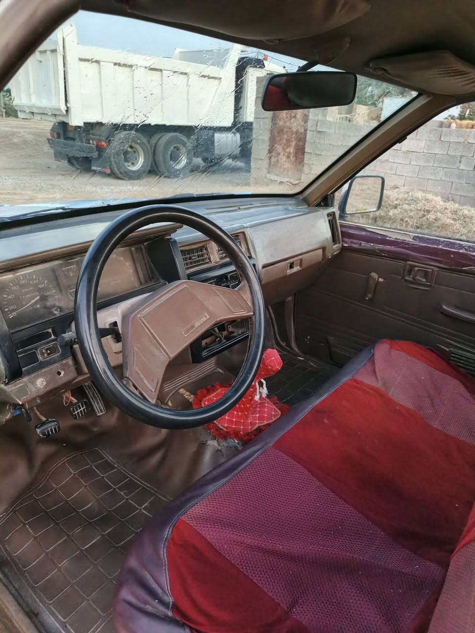 نيسان بيكم موديل 91  للبيع رقم واسط
سعرها 40وبيها مجال
***********
