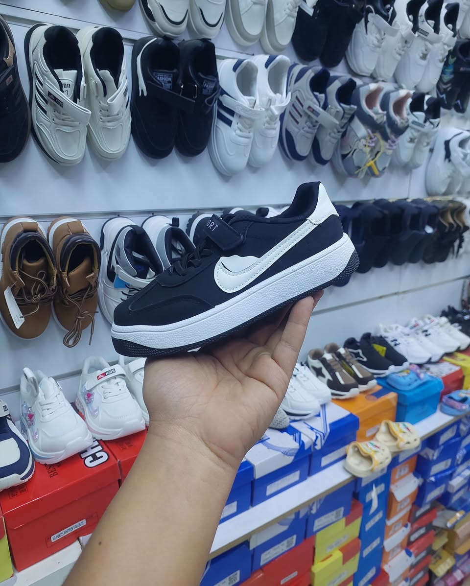 🚨 وصول وجبة جديدة 🚨
أحذية ولادي 👟✨
درجة أولى — جودة عالية ومضمونة 💯
✔️ قياسات من 31 لحد 35
✔️ مريحة باللبس
✔️ خامة قوية وتتحمل الحركة
✔️ موديلات حلوة تناسب المدرسة والمناسبات
دلل طفلك بأحذية تجمع بين الأناقة والراحة 👌
📍 متوفر الآن — الكمية محدودة
لا تفوتكم الفرصة 🔥
محل كرار باجي
العنوان كوت حي الزهراء قرب مركز الخلود
 #صعدو #تفاعلكم_سر_نجاحنا🌷 #لابوبو #صعدوني #ترانشوز_نسائي #تسوق #اكسبلور_ضيفونا #الشعبالصينيمالهحل #سليبرات_نسائية #مابيه_حيل_اخلي_هاشتاكات #أحذية_نسائية #لايك__explore___


**إذا كنت صاحب هذا الإعلان وتريد حذفه لأي سبب، رجاءا أرسل رسالة إلى الدعم الفني**