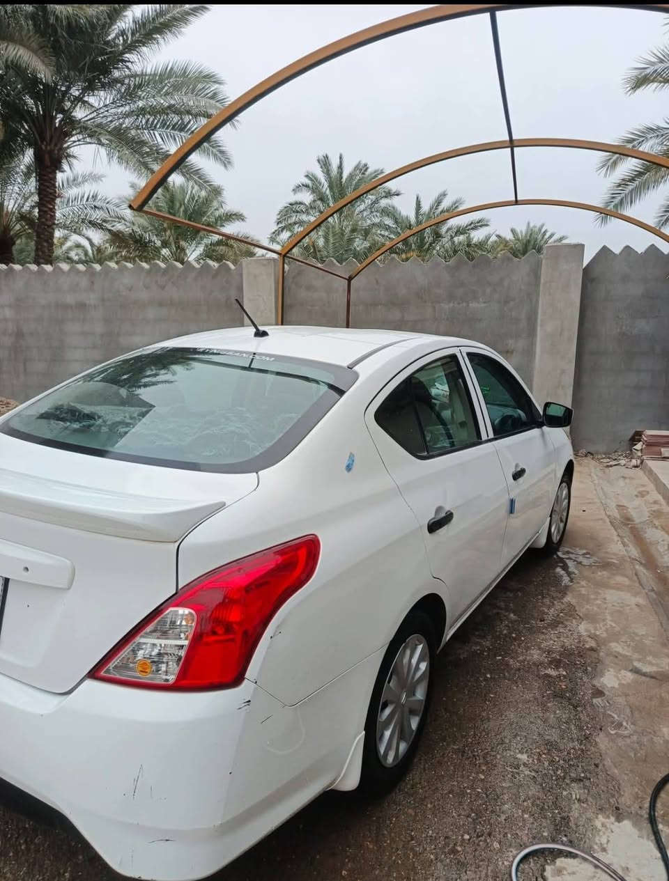 سيارة فيرسا ياباني وارد امريكي سيارة حلوة بمعنى الكلمة رقم انكليزي تدفئة تبريد كاملة تحويل ثاني يوم شغل واطلع بدون ماتذب الف عليه سعرهة 110 وبيه مجال حك الجية مكانها ديالى المقدادية وهذا رقم صاحبهة ***********
