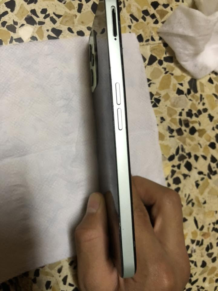 السلام عليكم ريلميc35مبدل شاشه وبطاريه اصليات مال شركه بطاريه ضخمه 5000 ملي امبير الشحنه الكامله تمشيك24 ساعه 
شاشه حجم٨.1انج
استخدام متواصل لون الضهر اسود ولون الحوافي والاطار مال كامرات اخضر 
عيب الجهاز فطر بل ضهر من الاسفل ميبين 
سعر الجهاز100الف اذا تتعامل لاتدوخني وتعب نفسك وتخابر
الرقم***********

