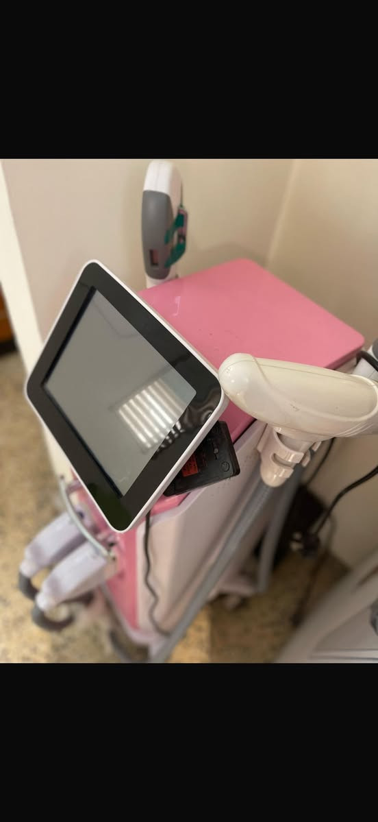 جهاز ليزر ملتي فكشن ماركة sk الالمانيه. استخدام قليل يحتوي على ٣ هاند  .ازاله شعر ، ازاله تاتو ، ليزر كاربوني ( هاند ازاله التاتو والليزر الكاربوني غير مستخدم ) للبيع  ) مراسله الصفحة او الاتصال على الرقم ***********
